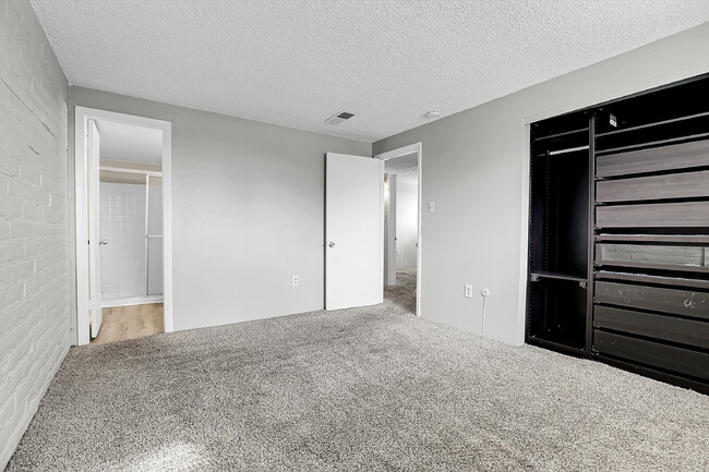 Building Photo - $1,750.00 - 3 Bedrooms, 2 Bathrooms, Condo...