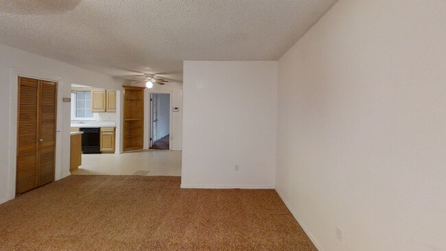 Building Photo - W15THSTDUPLEX