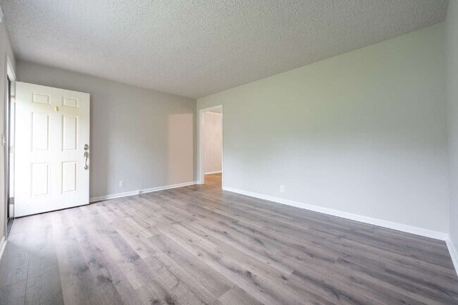 Building Photo - 207 Whitnel Dr