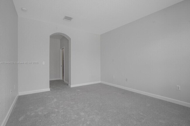 Building Photo - 1013 Shoma Dr