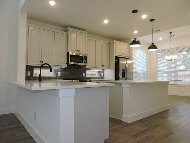 Building Photo - 12853 Meadow Wind Wy