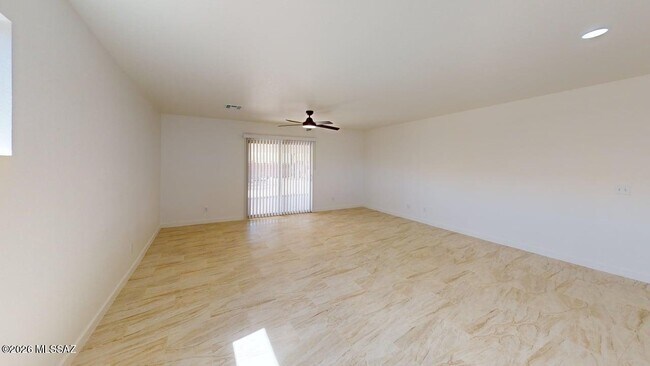 Building Photo - 2574 W Southern Star Dr
