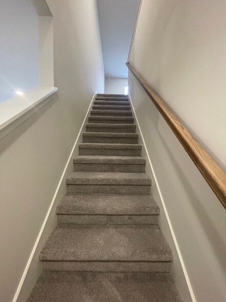 Building Photo - 1720 Manuka Ln