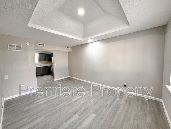 Building Photo - 708 N Pine St