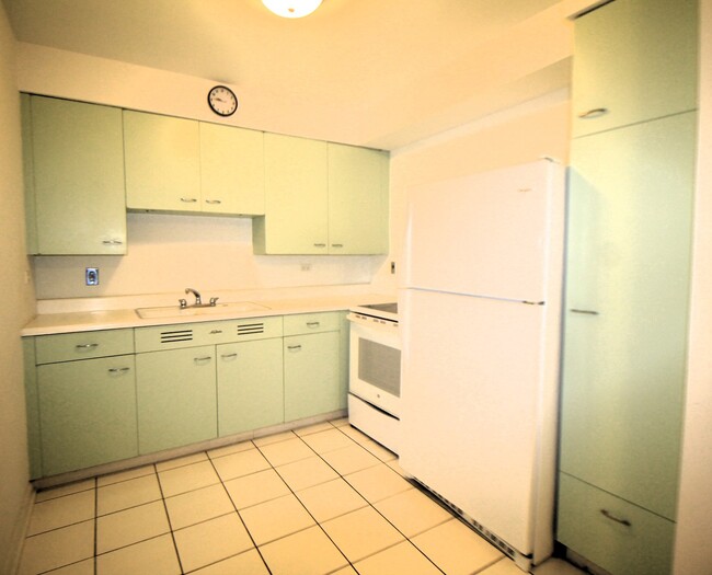 Building Photo - 220 N Kenilworth Ave