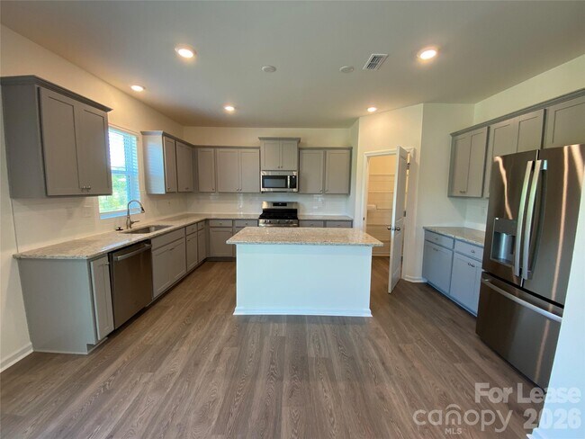 Building Photo - 1326 Harleston St