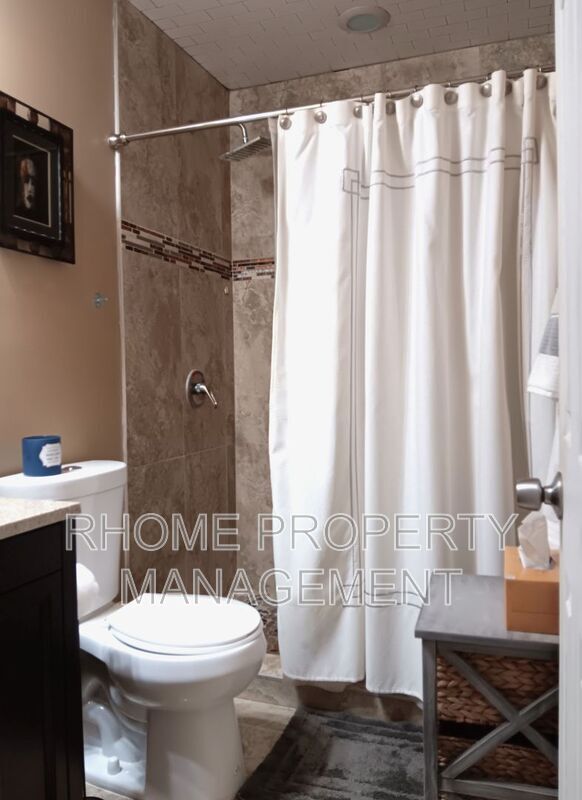 Building Photo - 1711 Candler Rd