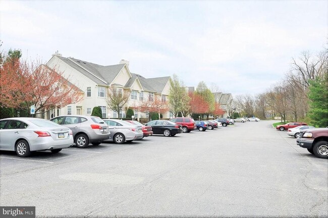 Building Photo - 701 Dresher Woods Dr