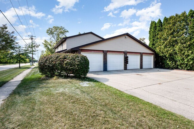 Building Photo - 1301 Springfield Dr