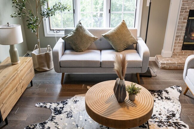 Building Photo - 321 Museum Village Rd