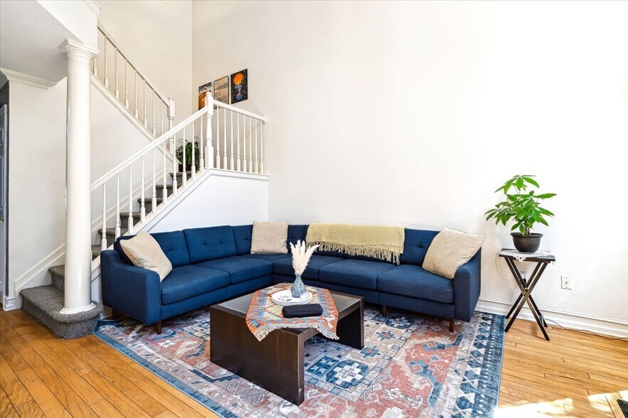 Building Photo - 471 Mahogany Ct
