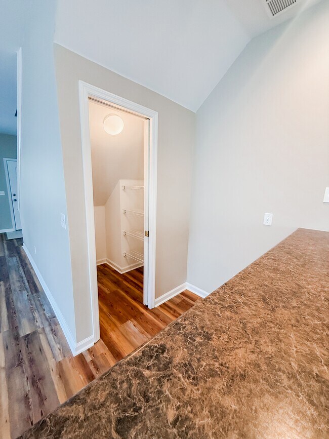 Building Photo - 113 Spokan Trail