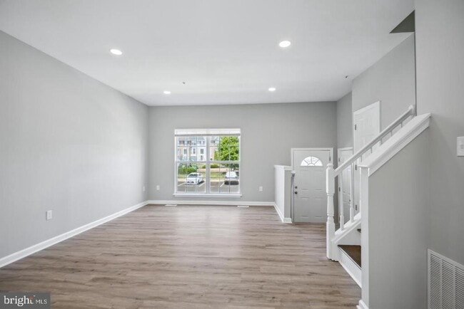 Building Photo - 7135 Ladd Cir