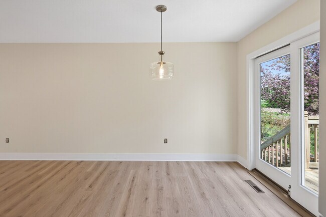 Building Photo - 6474 Totem Trail