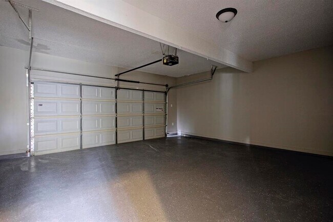 Building Photo - 5707 Chester St