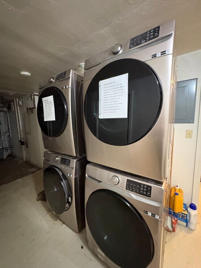 Building Photo - 514 Avenue D