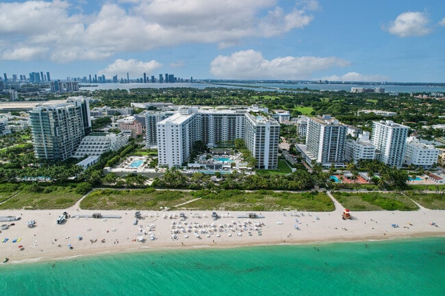 Building Photo - 2301 Collins Ave