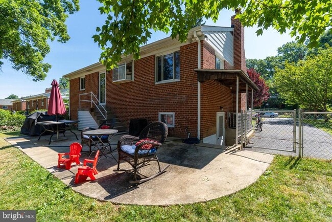 Building Photo - 3252 Holly Hill Dr