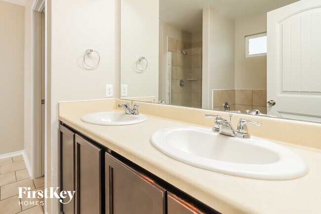 Building Photo - 10254 Metz Vly
