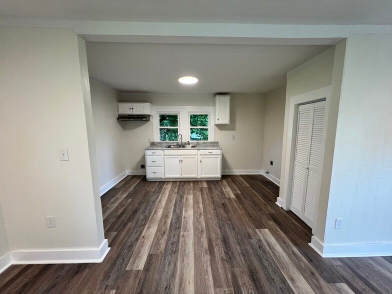 Building Photo - 1221 Georgia St