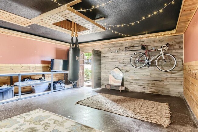 Building Photo - 9639 Newfoundland Cir