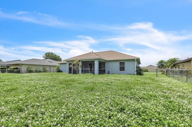 Building Photo - 1708 Blue Lake Cir