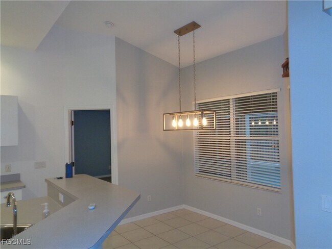 Building Photo - 2830 SW 35th Ln