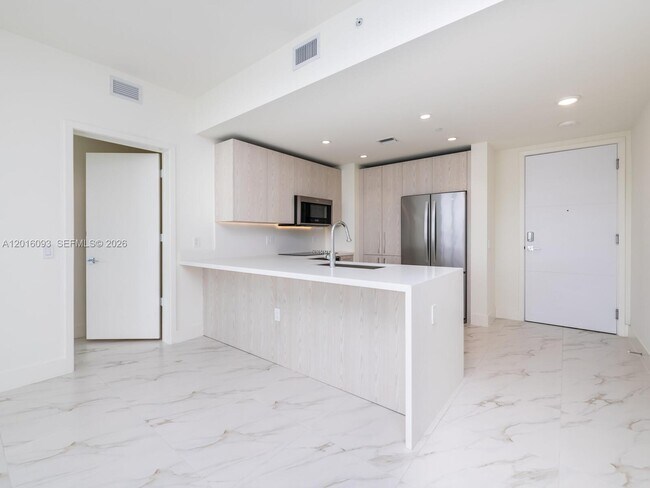 Building Photo - 2000 Metropica Wy