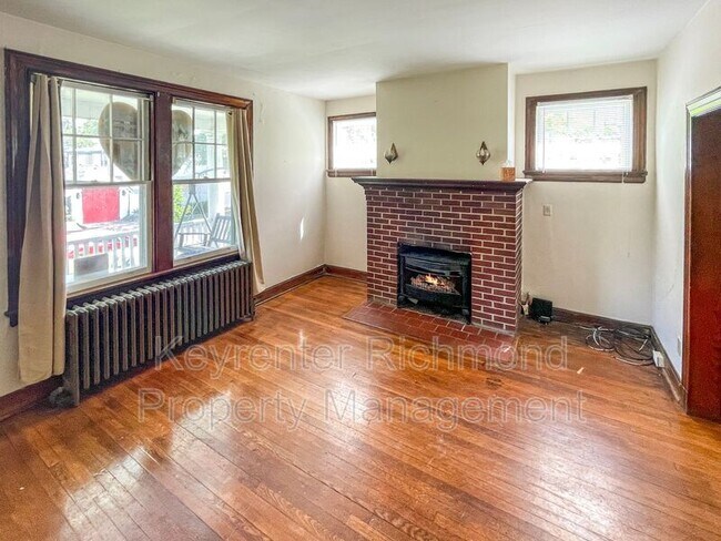 Building Photo - 2806 Hawthorne Ave