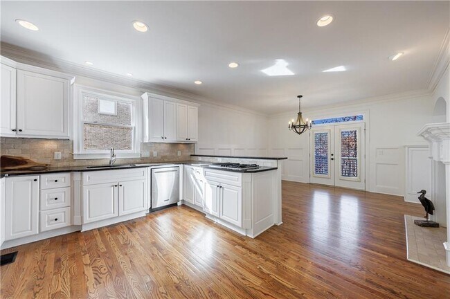 Building Photo - 1012 Madeline Ln