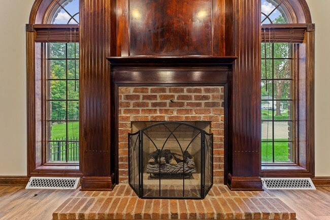 Building Photo - 652 Saddlebrook Dr