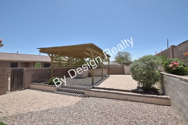 Building Photo - West Tucson 3 Bed 2 Bath with Den