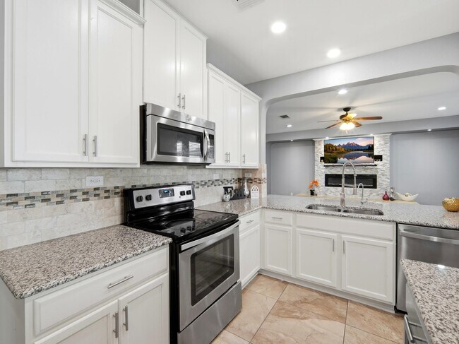Building Photo - 4431 Oak Roset