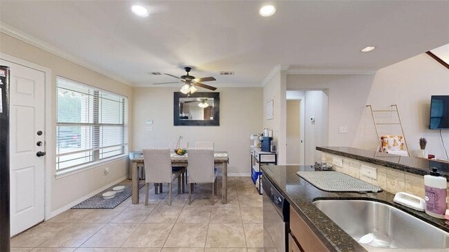 Building Photo - 454 Chimney Hill Dr