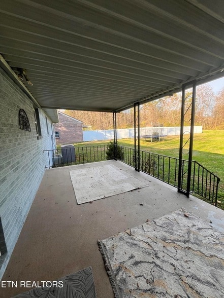 Building Photo - 3408 Hackberry Rd