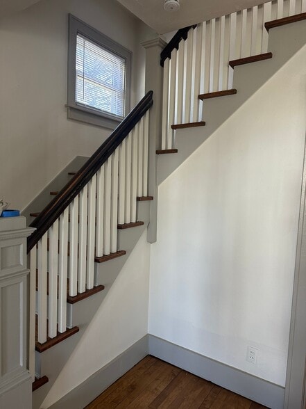 Building Photo - 401 N Hubbard St