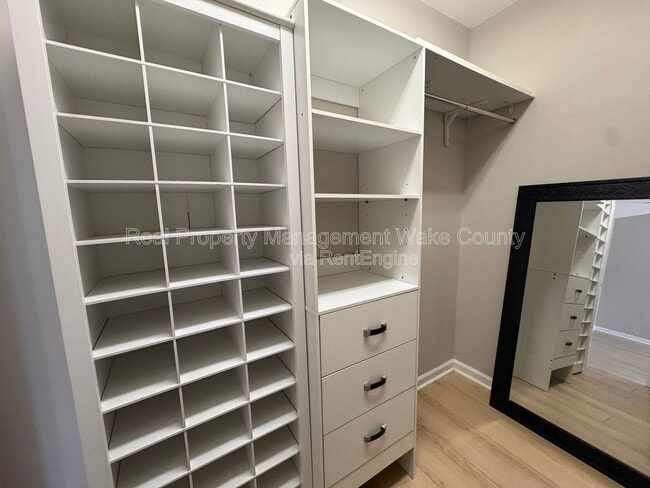 Building Photo - 206 Lindell Dr