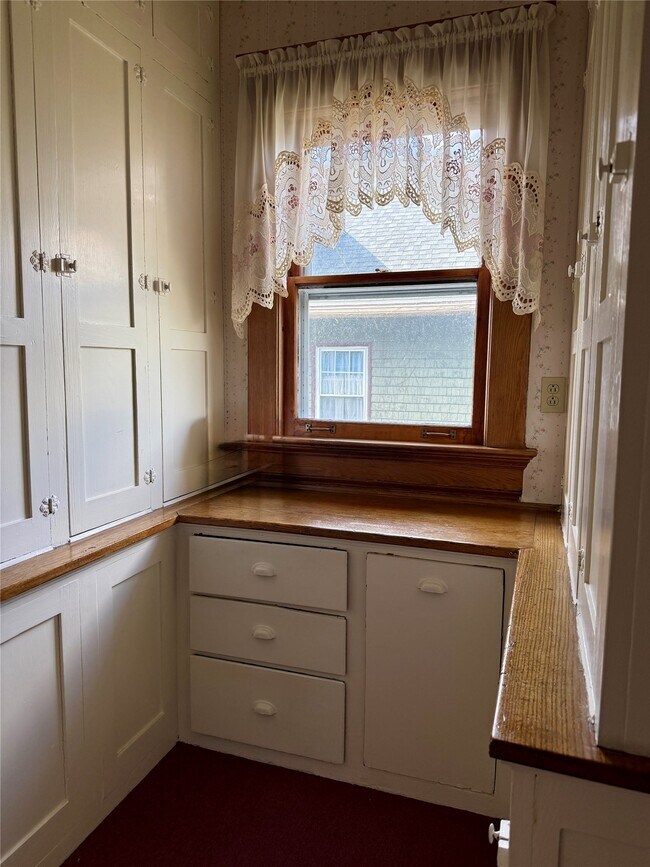 Building Photo - 51 Mill St