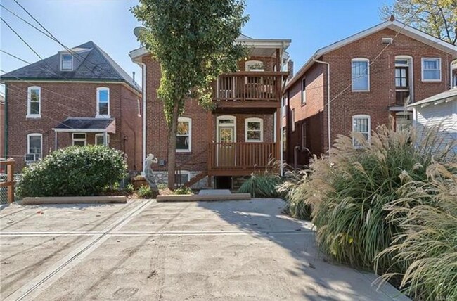 Building Photo - 6251 Magnolia Ave