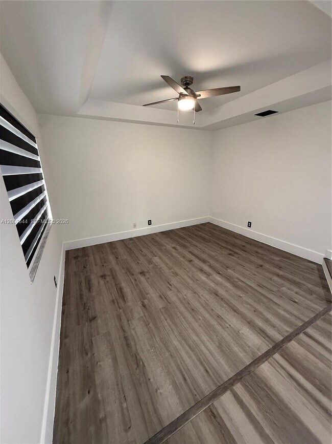 Building Photo - 1711 SW 100th Ave