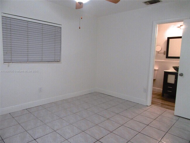 Building Photo - 4412 SW 127th Pl
