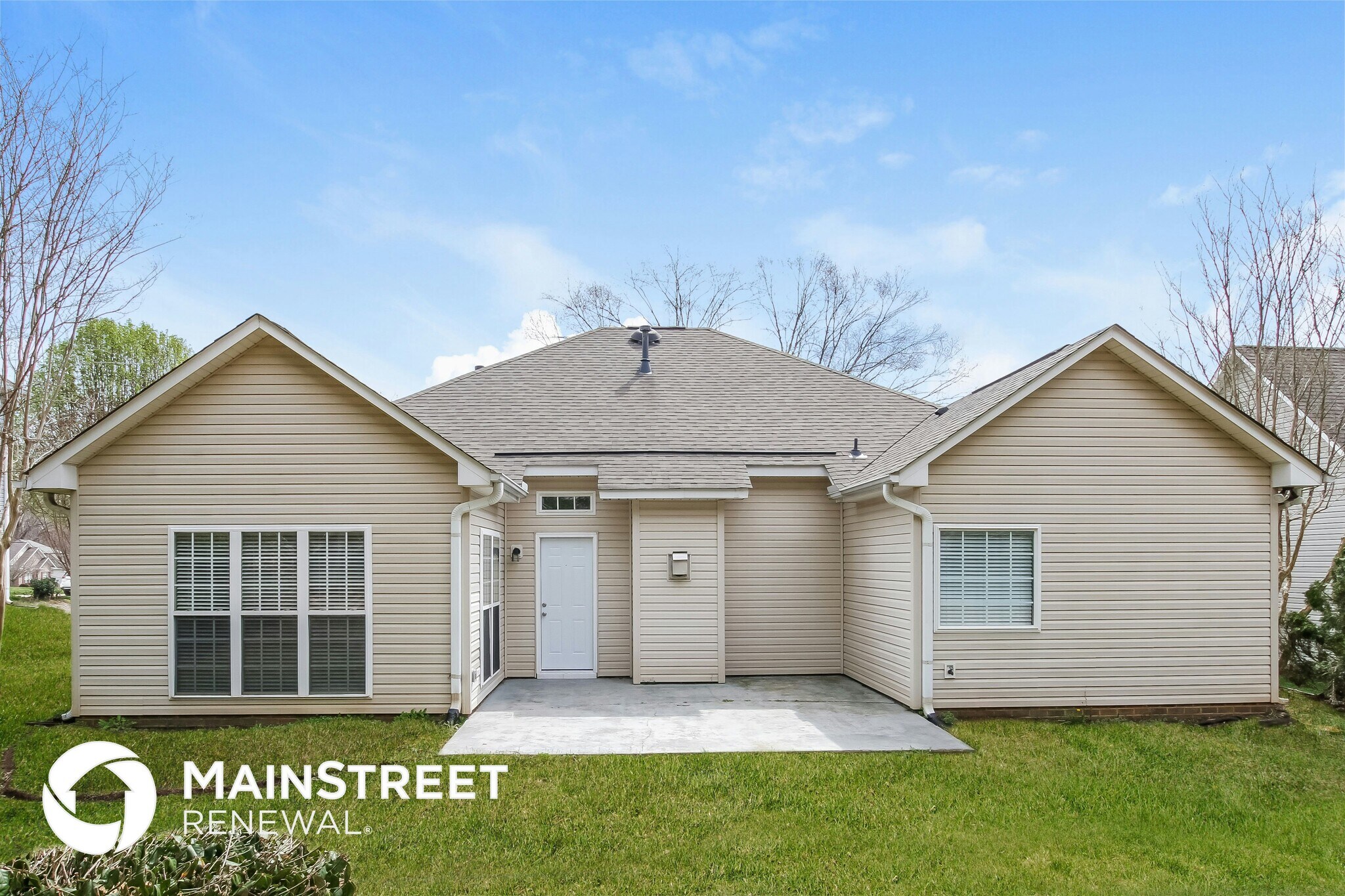 Building Photo - 7895 Sedgebrook Dr E