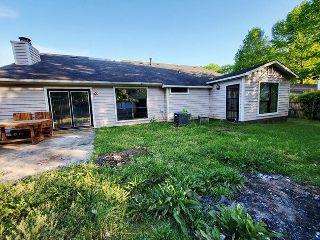 Building Photo - 4715 Cricklewood Ln