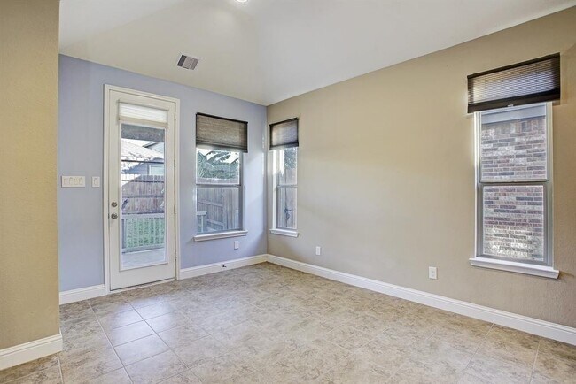 Building Photo - 11022 Avery Oaks Ln