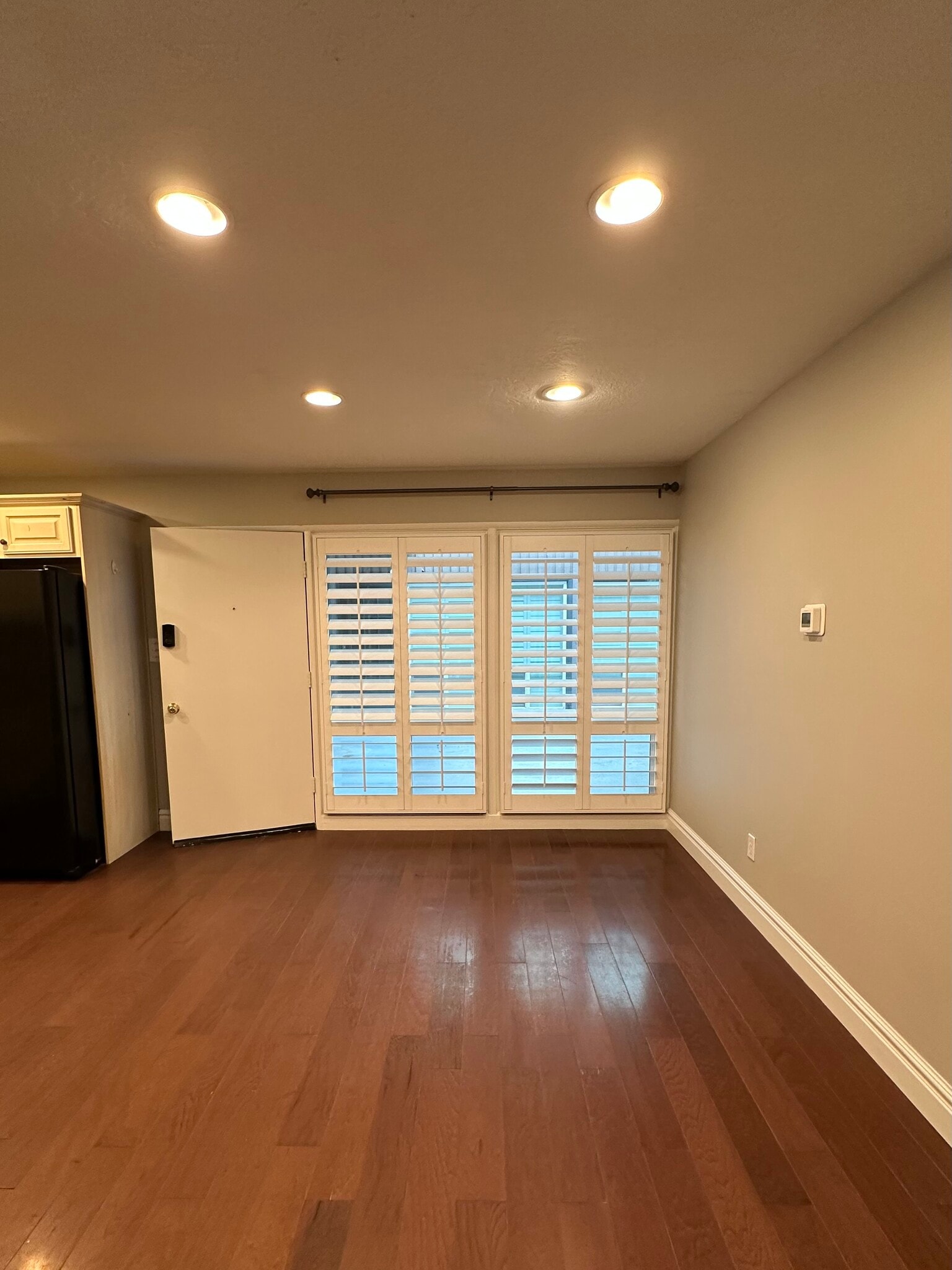 Entrance - Living/Dining area - 73 F St E