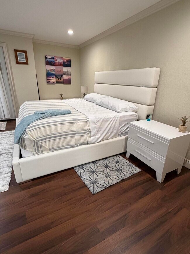 Building Photo - 1207 Australian Ave