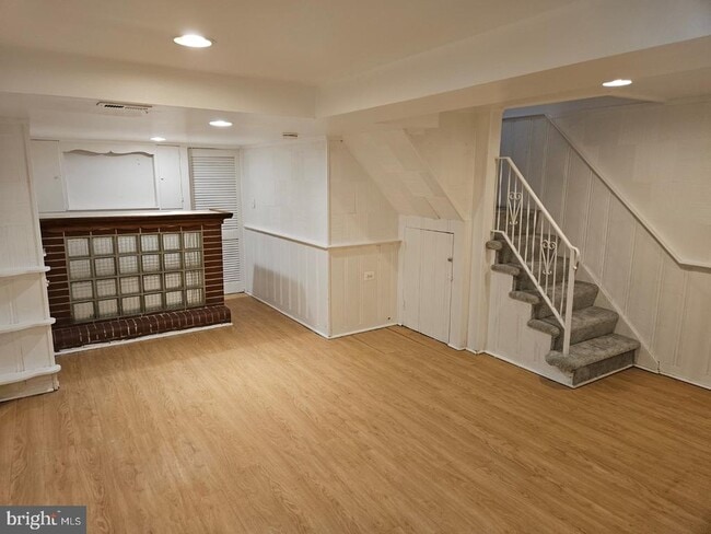 Building Photo - 803 Jeannette Ave