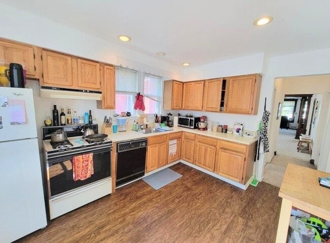 Building Photo - 63 Gautier Ave