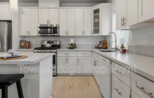 Building Photo - 208 Nimitz St