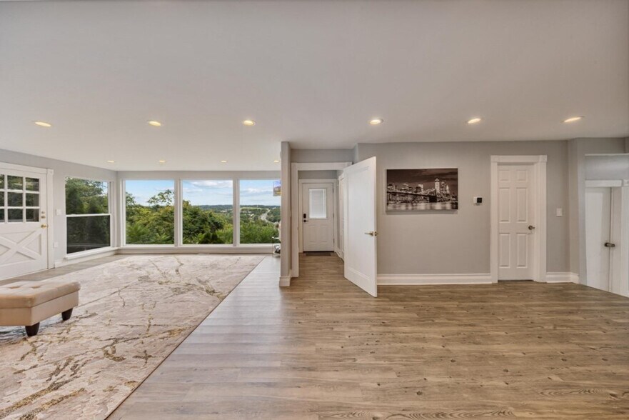 Building Photo - 52 Pavilion Rd